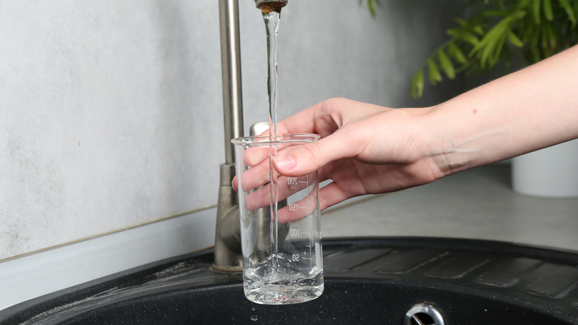 under sink water filter